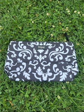 Medium Thermal Zipper Pouch by Thirty One